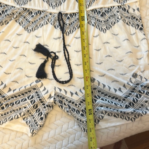 Black and White Patterned Romper - Picture 4 of 4